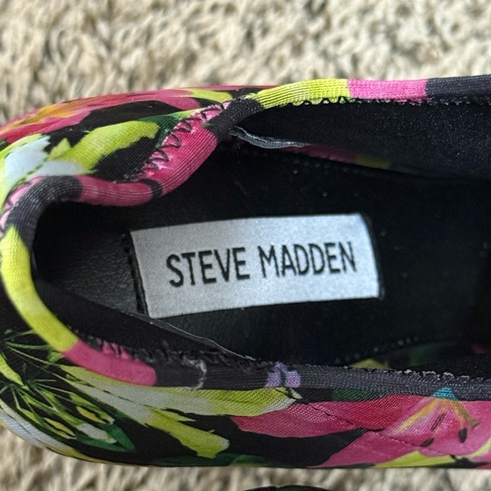 Steve Madden Floral Black Pink Green Heels - Picture 7 of 8